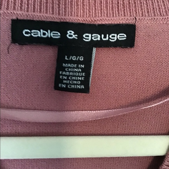 Cable & Gauge Mauve long sleeve, v neck sweater. - Picture 3 of 6